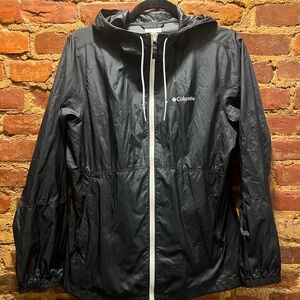 Columbia Women's Black Raincoat with White Zipper